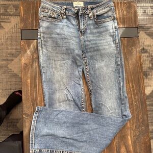 Shyanne Light Wash Women's Jeans